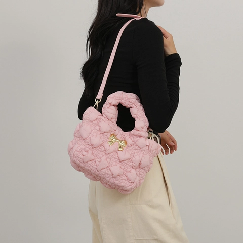 Bolso Nube De Nailon Acolchado Mujer Bolso De Hombro Plisado Con Lazo Dorado Y Pompón Bandolera Estilo Dumpling