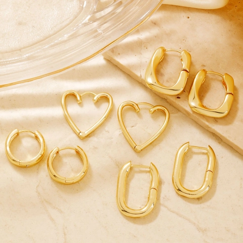 Minimalistische Vergoldete Geometrische Creolen Herzform Kupfer Schmuck Mit Ohrring Stecker