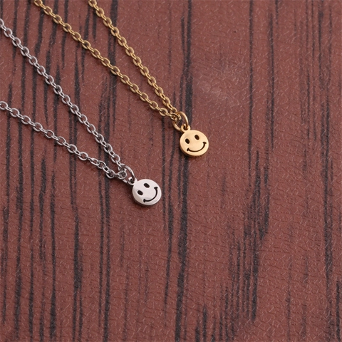 Collar Con Colgante De Emoji De Cara Sonriente De Acero Inoxidable Joyería Redonda Pulida Para Hombres Mujeres