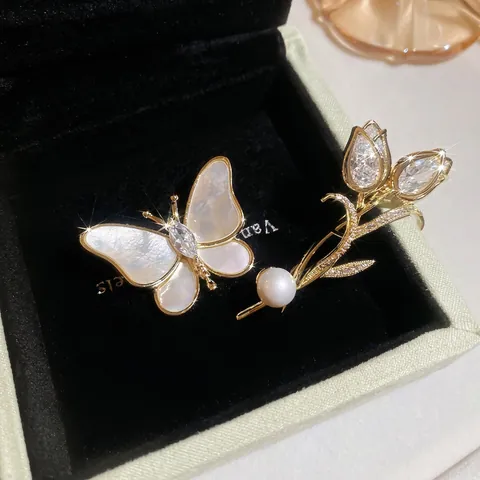 Broche Tulipan Mariposa Vintage Elegante Cobre Chapado Oro 14K Con Circonita Y Perla Artificial Retro Frances Para Mujer Accesorio