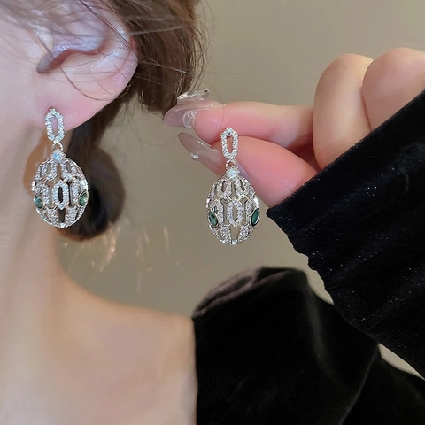Orecchini Pendenti A Testa Di Serpente Ovali Cavi Con Zirconi Bianchi Pietre Verdi E Perno In Argento Stile Vintage