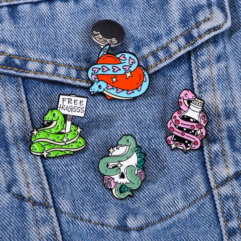 Cartoon Snake Enamel Pin Brooch Alloy Metal Animal Skull Heart Design For Backpack Hat Denim Jacket Punk Gothic Style Accessory