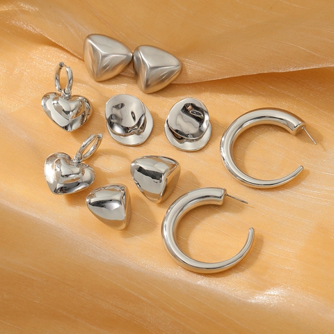 Boucles D'oreilles Géométriques Cœur Triangle Plaqué Or 18K Acier Inoxydable Bijoux Minimalistes Pour Femmes Style Simple Poli