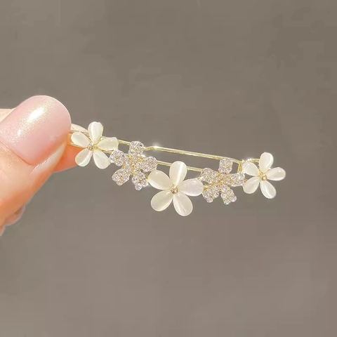 Elegant Butterfly Flower Rhinestone Cat Eye Stone Artificial Pearl Alloy Hair Clips For Women Daily Side Clip Jewelry