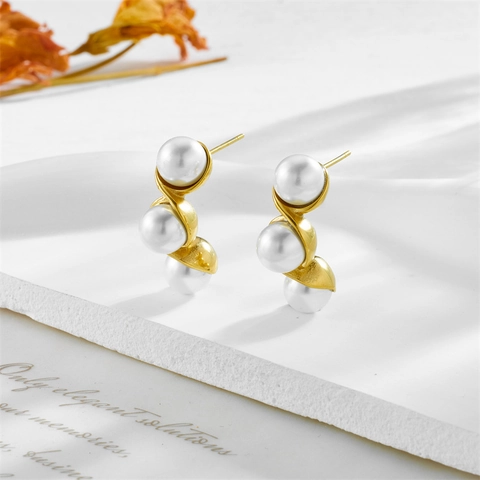 Vintage Stainless Steel Wave Earrings With Artificial Pearl Inlaid Gold Round Stud Earrings For Women Elegant Fashion Jewelry
