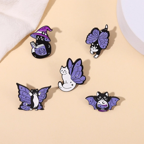 Süße Cartoon Lila Katze Schmetterlingsflügel Legierung Brosche Emaille Pin Abzeichen Für Kleidung Tasche Zubehör Schmuck Geschenk