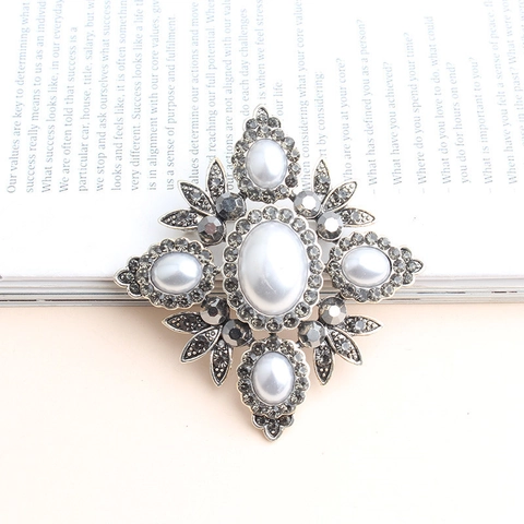 Spilla in Lega di Zinco Stile Palazzo Vintage per Donna Con Perla Artificiale e Strass Croce Fiore Gioielli Accessori