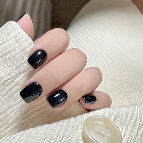 Glossy Black Press On Nails Short Square Solid Color Simple Wearable Fake Nails For Women DIY Manicure