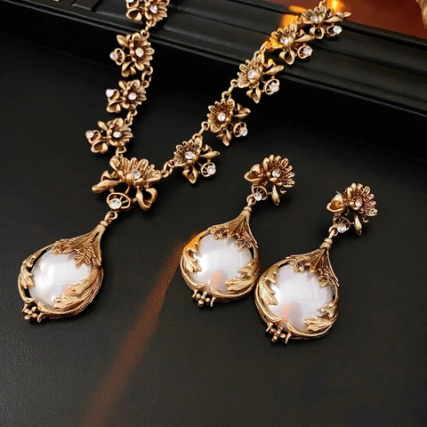 Collana E Orecchini Floreali Vintage Lega Strass Imitazione Perla Artificial Con Perno In Argento Stile Barocco Donne