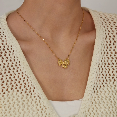 Mode Edelstahl Vergoldet Schleife Anhänger Halskette Für Damen Leichter Luxus Faltenstruktur Schmetterling Schmuck Geschenk