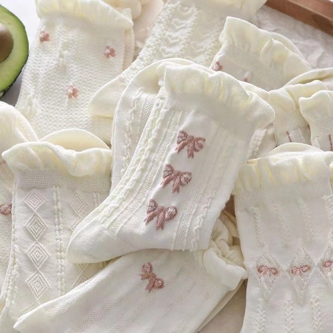 Japanese Sweet Mid-Calf Socks For Women Lace Ruffle Bowknot Floral Embroidery Polyester Knitting Breathable Crew Socks