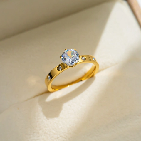 Fashion Titanium Steel Rhinestone Ring For Women Simple Round Geometric Ring Non-Fading Wedding Jewelry Gift For Couples
