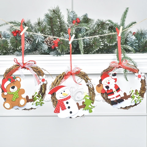 Christmas Rattan Wreath Hanging Ornament With Cartoon Santa Snowman Reindeer Bear Felt Figures For Door Window Wall Decor