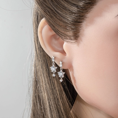 Pendiente De Cartílago Estrella Colgante Acero De Titanio Cobre Circón Cierre De Rosca Pequeño Brillante Joyería De Piercing Para Mujer