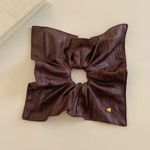 Scrunchie a Sciarpa Quadrata in Pelle Sintetica Vintage per Donna Con Ciondolo a Cuore d'Oro Elastico per Capelli di Alta Qualità