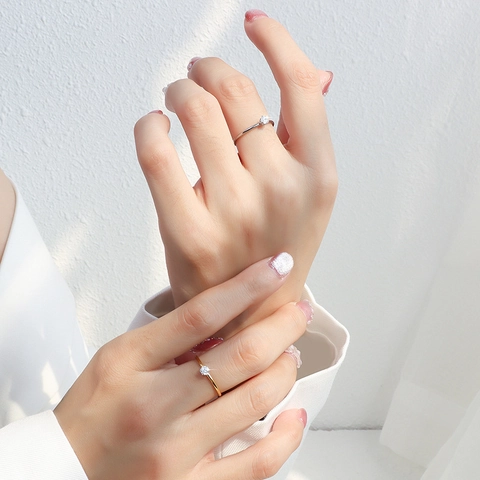 Anello in Acciaio al Titanio con Zirconia Minimalista Placcato Oro 18K Anello Sottile per Donna Gioielli di Moda Regalo