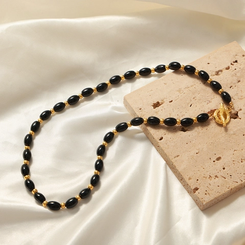 Natural Black Agate Beaded Necklace For Women Vintage Handmade Toggle Clasp Oval Bead Necklace Elegant Retro Jewelry Gift