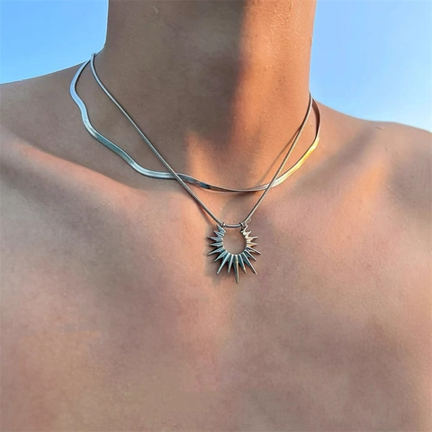 Collar De Doble Capa De Acero De Titanio Cadena De Serpiente Con Colgante De Sol De Aleación Joyería Para Hombre Mujer