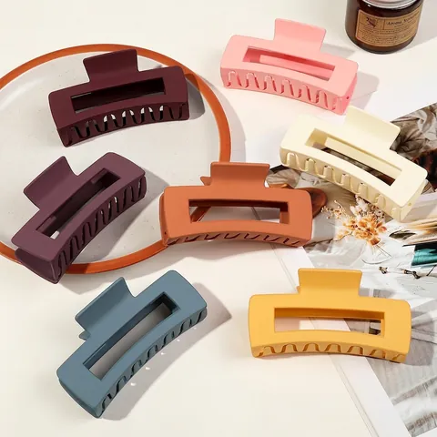 Matte Hair Claw Clip Large Square Hollow Geometric Plastic Nonslip Hair Catch Barrette Styling Tool For Women