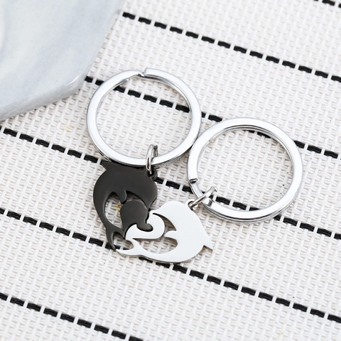 Porte-clés Couple Dauphins Entrelacés En Acier Inoxydable Forme De Cœur Noir Et Argent Cadeau De Saint-Valentin Pour Amoureux