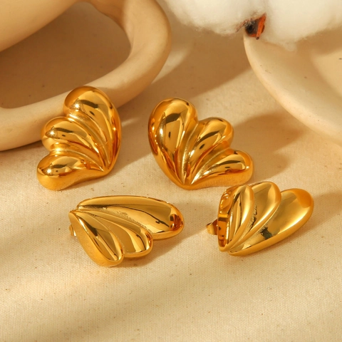 Vintage Wing Heart Stud Earrings Stainless Steel 18K Gold Plated Chunky Ins Style Fashion Jewelry For Women