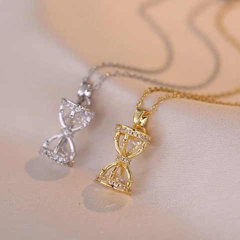 Stundenglas Anhänger Halskette Mit Mikro Eingelegtem Zirkon Titanstahl Einfache Elegante Mode Schlüsselbeinkette Für Frauen