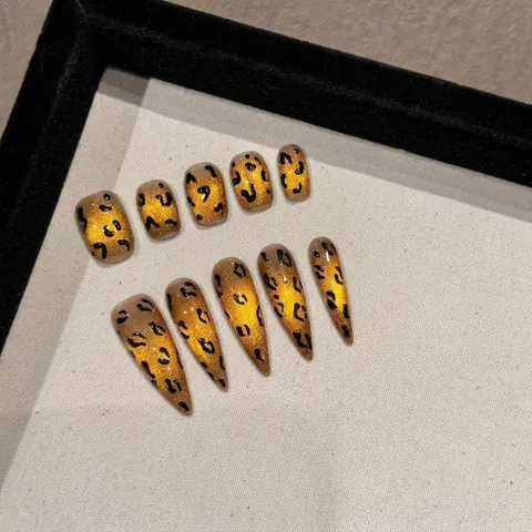 Handgefertigte Leopard Muster Katzenauge Künstliche Fingernägel Bernsteingold Glitzer Kurz Quadratisch Stiletto Wiederverwendbare Nägel
