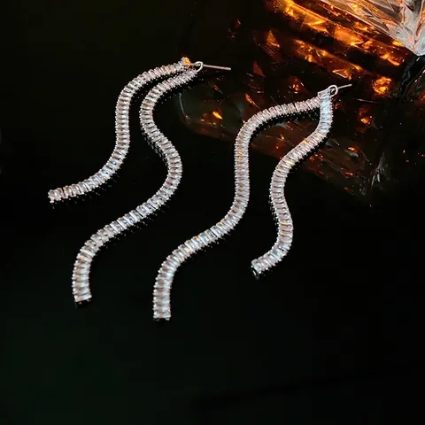 Lange Golf Kwast Drop Oorbellen Glanzende Zirkonia Koperen Sieraden Met Zilveren Oorsteker Voor Vrouwen Elegant