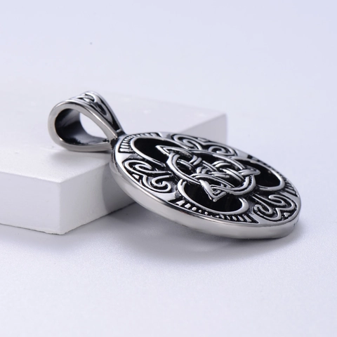 Collana Pendente Nodo Celtico Vichingo Acciaio Inossidabile 304 Retro Triquetra Tondo Intagliato Gioielli Etnici Uomo