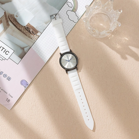 Minimalistisch Dames Quartz Horloge Geometrische Textuur Siliconen Band Legering Kast Ronde Wijzerplaat Mode Casual Unisex Polshorloge