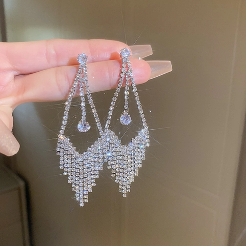 Elegante Lange Quastenohrringe Funkelnde Zirkonia Geometrischer Kupferschmuck Mit Silbernem Ohrstecker Für Damen