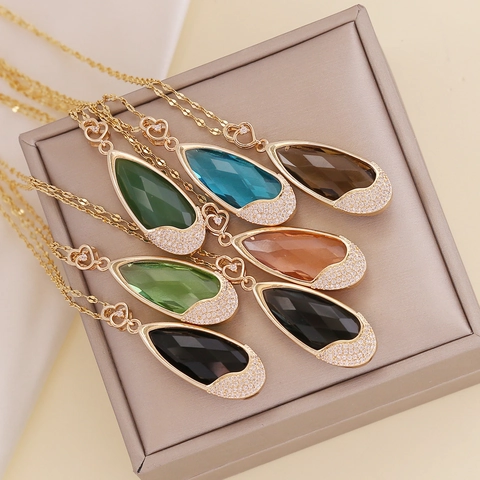 Collana Con Pendente A Goccia D'acqua Rame Placcato Oro 18K Vetro Sfaccettato Zirconia Cuore Donne Elegante