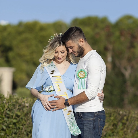 Στέκα Mom To Be Κορδέλα Σατέν Και Κονκάρδα Κράμα Χρυσό Γράμμα Τιάρα Floral Τυπωμένη Κορδέλα Dad To Be Κονκάρδα Baby Shower