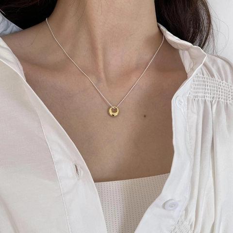 Minimalistische 925 Sterling Zilveren Vergulde Geometrische Ring Hanger Ketting Tweekleurig Chique Bolletjesketting