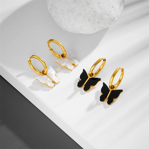 Orecchini Huggie Con Pendente A Farfalla Acciaio Inossidabile Placcato Oro Finta Conchiglia Elegante Stile Coreano Per Donna