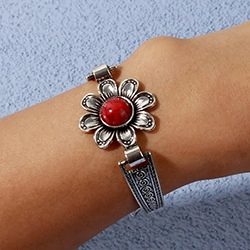 Vintage Zinc Alloy Flower Bracelet For Women Bohemian Ethnic Style Rhinestone Inlaid Adjustable Chain Wrist Jewelry Gift