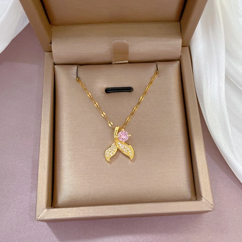 Collana A Coda Di Sirena Con Zircone Rosa Ciondolo In Rame Placcato Oro Con Catena In Acciaio Al Titanio Stile Di Lusso Leggero Per Donne