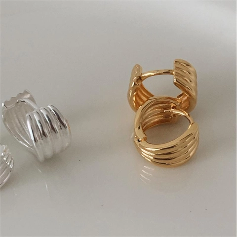Gerippte Creolen 925 Sterling Silber 18K Vergoldet Plissiert Texturiert Huggie Für Frauen Minimalistisch Französisch Retro
