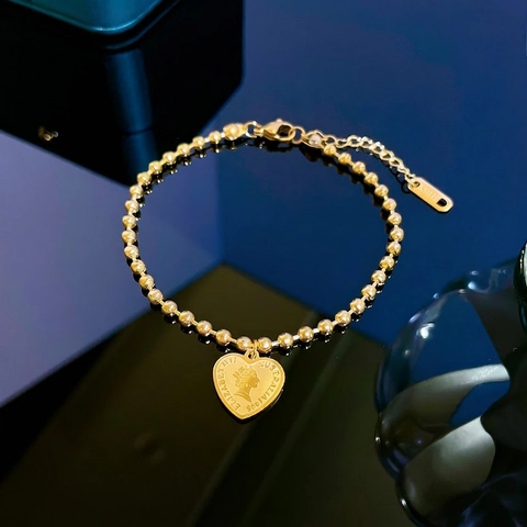 Heart Coin Pendant Bracelet Titanium Steel Vintage Elizabeth II Portrait Bead Chain For Women