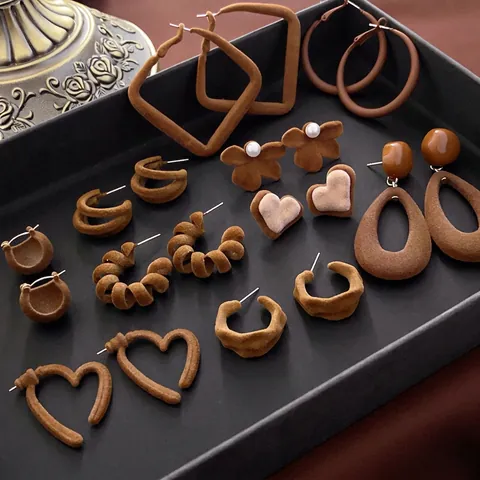 Retro Maillard Style Brown Flocked Resin Alloy Earrings With Silver Earring Post For Women Elegant Fashion
