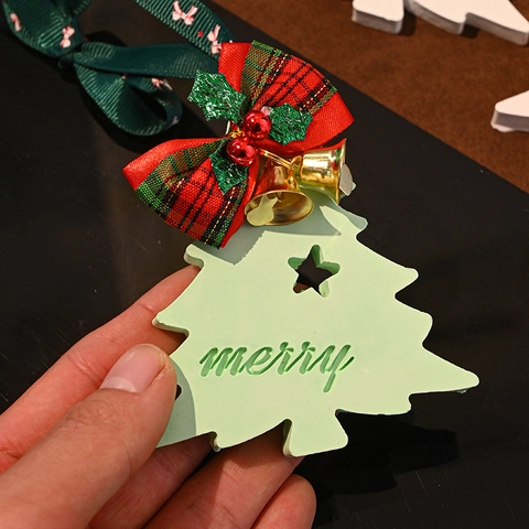 Aroma Plaster Christmas Tree Hanging Ornament Merry Engraved Fragrance Stone With Plaid Bow And Bell For Car Wardrobe