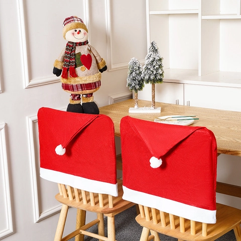 Housses De Dossier De Chaise De Noël Tissu Non Tissé Forme Chapeau De Père Noël Pompons Rouge Blanc Décoration De Maison