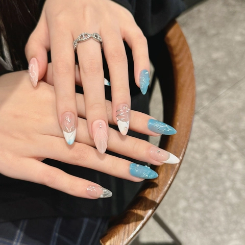 Unghie Finte Fatte a Mano 3D Perla Artificial Strass Farfalla Cuore Design Sfumato Blu Rosa Mandorla Riutilizzabili