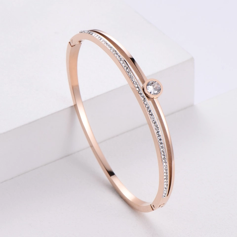 Elegant 316 Stainless Steel Bangle Bracelet For Women With Double Layer Pave Zircon And Large Round Main Stone Hinged