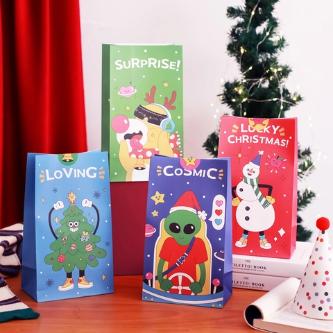 Weihnachtsgeschenktüten Aus Weißem Kraftpapier Tragbare Handgezeichnete Cartoon Verpackungsbeutel Für Feiertagsfeiern Mit Siegelaufklebern