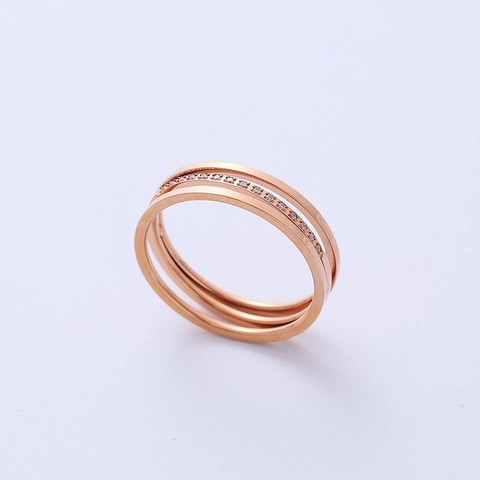 Elegant Three-Layer Splicing Stainless Steel Ring Rose Gold Plated Zircon Inlaid Stacking Finger Jewelry For Women