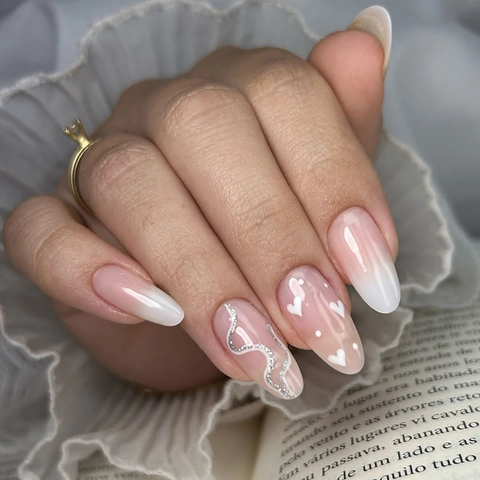 Unghie Finte Press On Forma Mandorla Motivo Cuore Sfumato Rosa Bianco Linee Glitterate Argento Per Donne