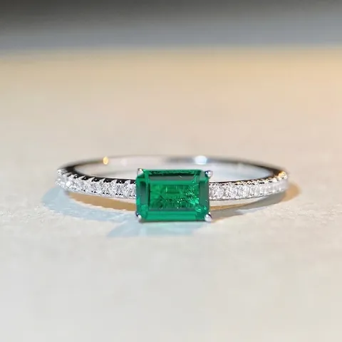 925 Sterling Silver Ring With Emerald Cut Green Cubic Zirconia Luxury Square Simple Jewelry For Women