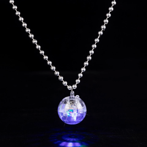LED Leuchtende Disco Kugel Anhänger Halskette Retro 70er Jahre Leuchtschmuck Kunststoff Perlenkette Party