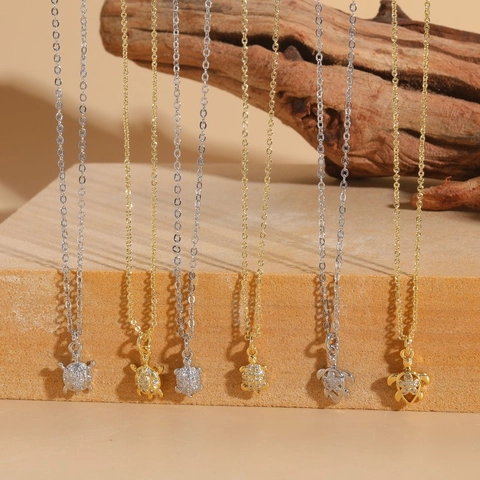 Collana con Ciondolo a Tartaruga in Rame e Zirconia per Donna Elegante Girocollo Animale Placcato Oro Argento Gioielli
